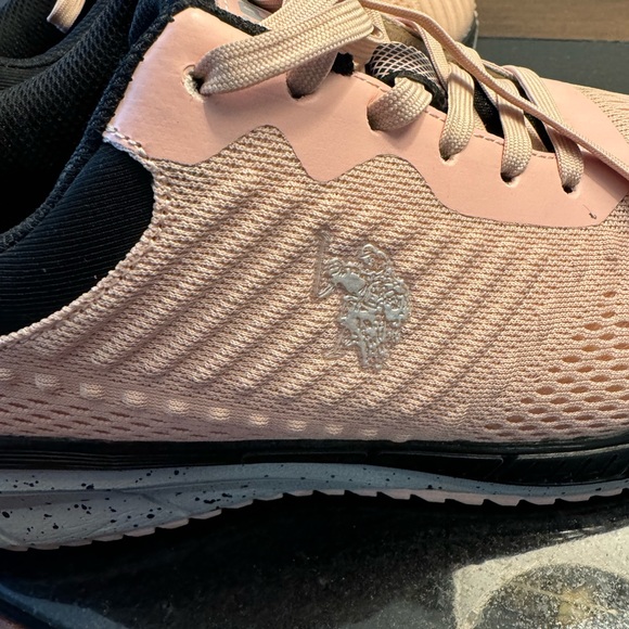 women's pink us polo assn all trek shoes size 8.5 like new - Picture 2 of 10